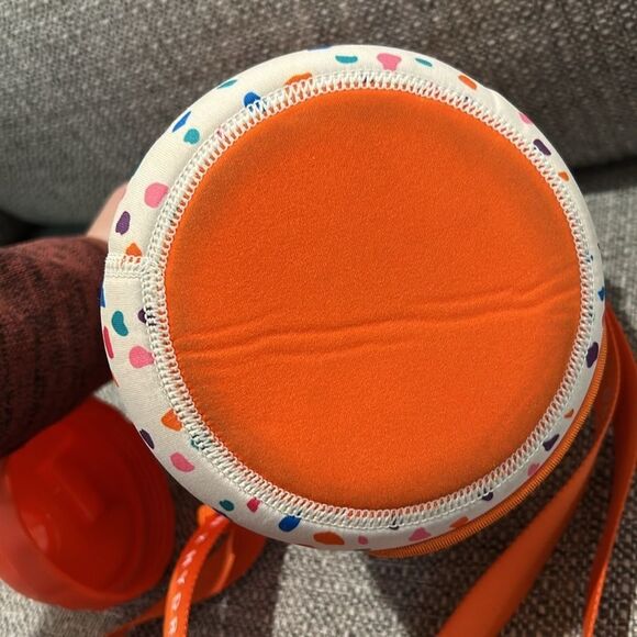 Like new Hydrojug water bottle - orange with carrying sleeve and straw - Picture 6 of 7